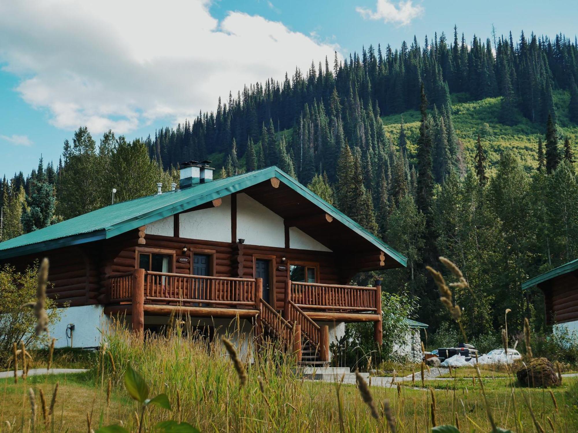 Bell 2 Lodge *